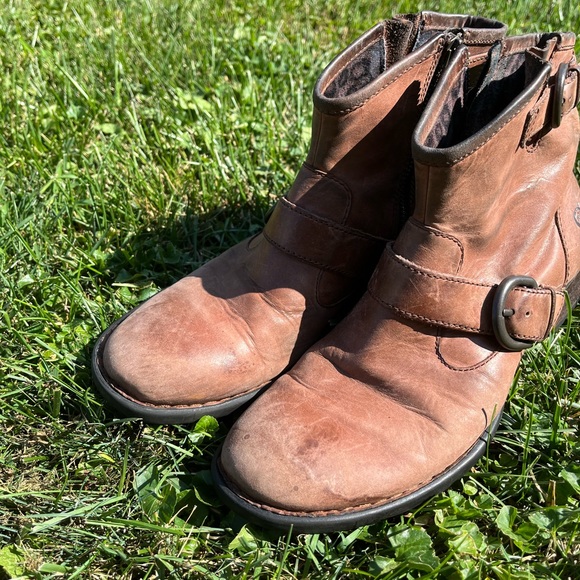 Born Leather Boots. 8 - Picture 4 of 11